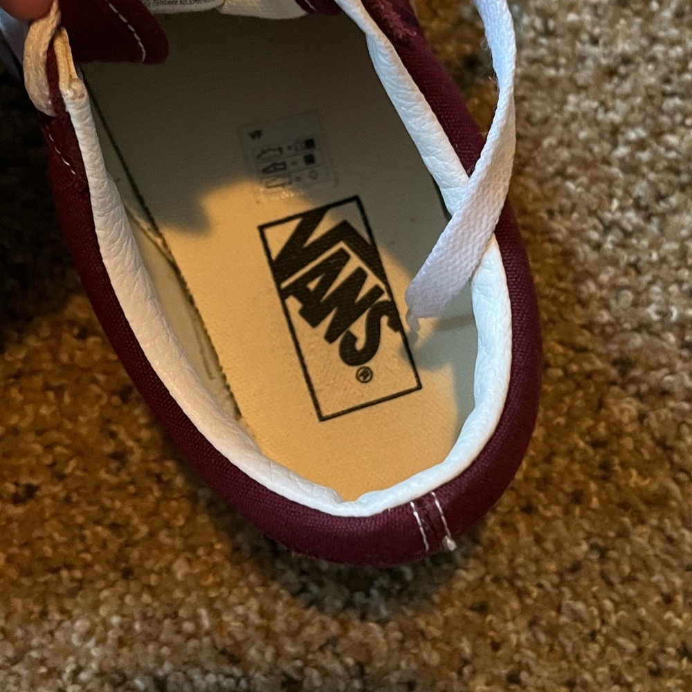Vans - Picture 8 of 10